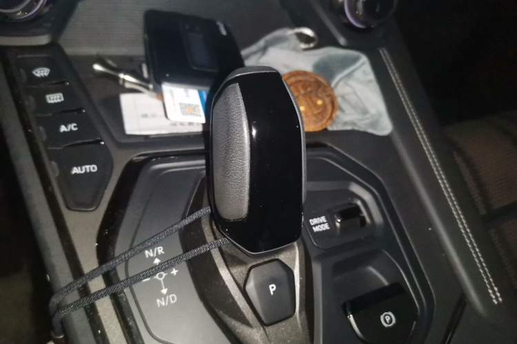 Used Lynk & Co 01 2023 1.5TD EM-F PM Gear Lever