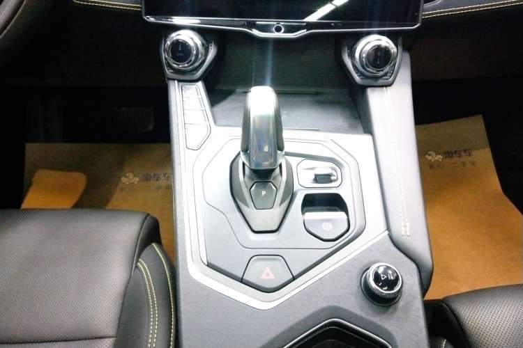 Used Lynk & Co 01 2023 2.0TD Two-Wheel Drive Pro Trim Gear Lever