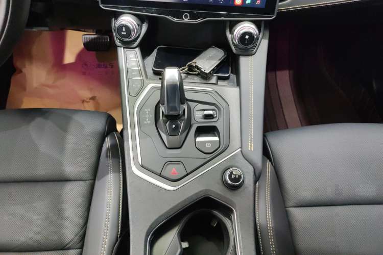 Used Lynk & Co 01 2023 2.0TD Two-Wheel Drive Pro Trim Gear Lever