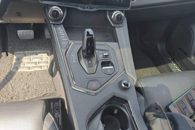 Used Lynk & Co 01 2023 1.5TD EM-F PM Gear Lever