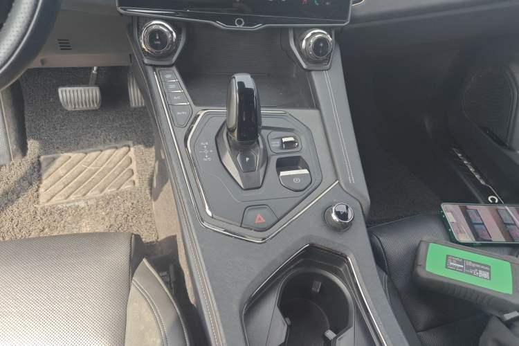 Used Lynk & Co 01 2023 1.5TD EM-F PM Gear Lever