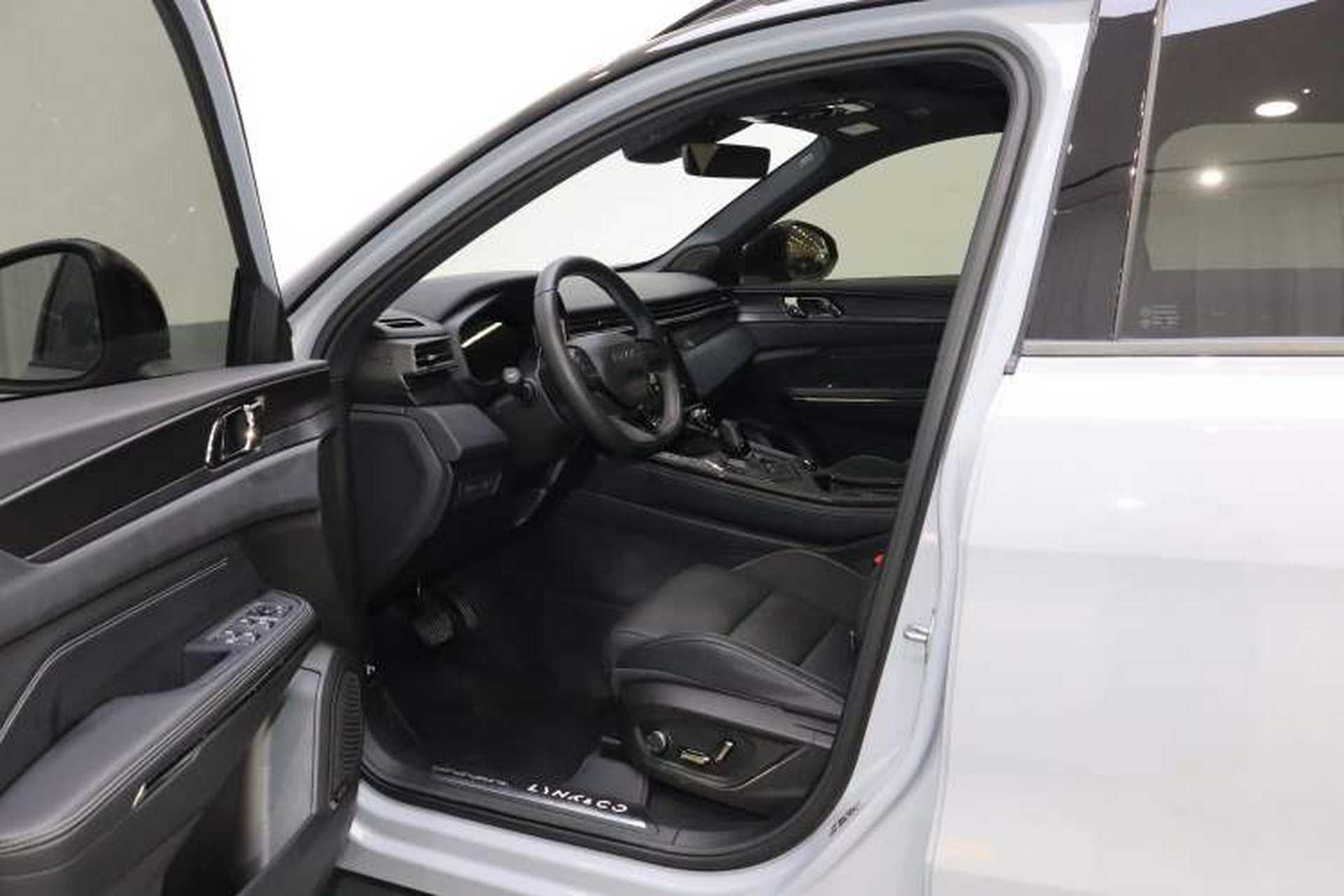 Used Lynk & Co 01 2023 1.5TD EM-F Dawn Interior 1