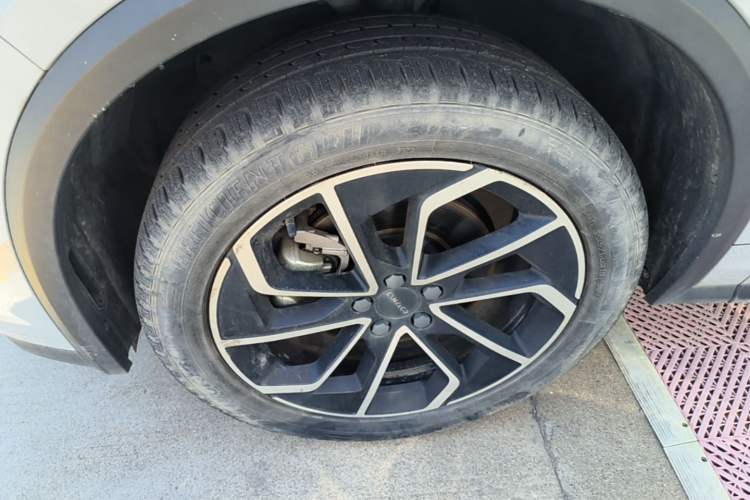 Used Lynk & Co 01 2023 1.5TD EM-F PM Left Front Wheel Hub