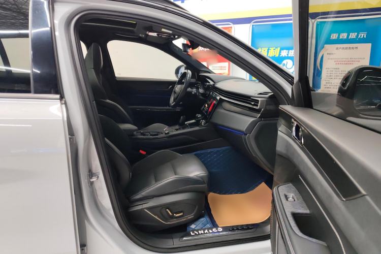 Used Lynk & Co 01 2023 1.5TD EM-F PM Right Front Seat