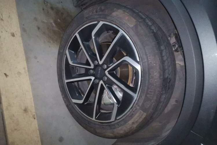 Used Lynk & Co 01 2023 1.5TD EM-F PM Right Front Wheel Hub