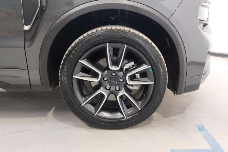 Used Lynk & Co 01 2023 2.0TD Two-Wheel Drive Pro Trim Right Front Wheel Hub