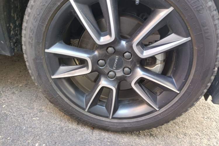 Used Lynk & Co 01 2023 2.0TD Two-Wheel Drive Pro Trim Right Front Wheel Hub