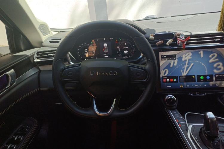 Used Lynk & Co 01 2023 2.0TD Two-Wheel Drive Pro Trim Steering Wheel