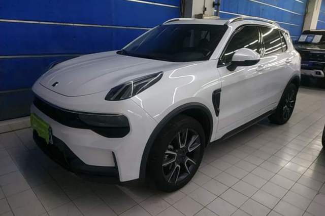 Ojetý Lynk & Co 01 2023 2.0TD Two-Wheel Drive Pro Trim