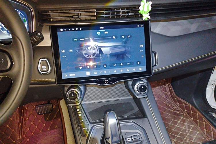Used Lynk & Co 01 2023 2.0TD Two-Wheel Drive Pro Trim Audio And AC Panel