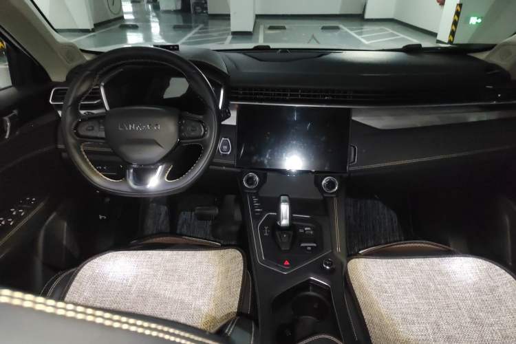 Used Lynk & Co 01 2023 2.0TD Two-Wheel Drive Asian Games Edition Center Console