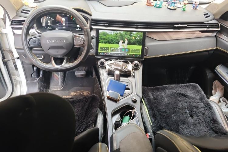 Used Lynk & Co 01 2023 2.0TD Two-Wheel Drive Asian Games Edition Center Console