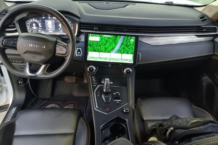 Used Lynk & Co 01 2023 2.0TD Two-Wheel Drive Asian Games Edition Center Console