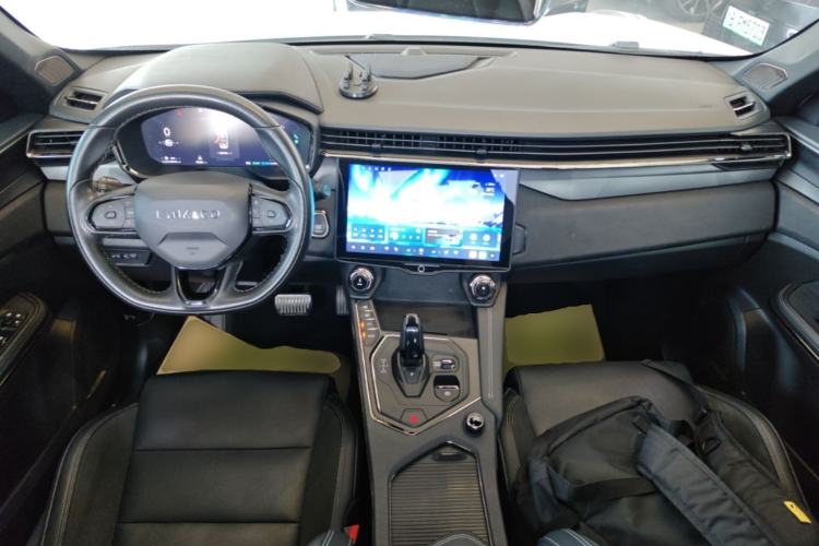 Used Lynk & Co 01 2023 1.5TD EM-F PM Center Console