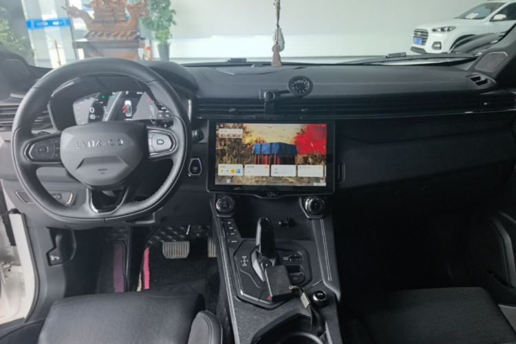 Used Lynk & Co 01 2023 2.0TD Four-Wheel Drive HypeHalo Center Console