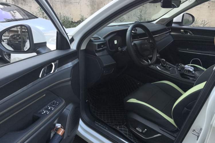 Used Lynk & Co 01 2023 2.0TD Two-Wheel Drive Pro Trim Driver Seat
