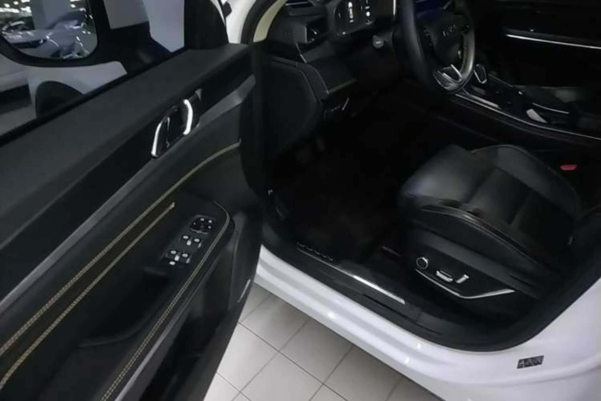 Used Lynk & Co 01 2023 2.0TD Two-Wheel Drive Pro Trim Driver Seat