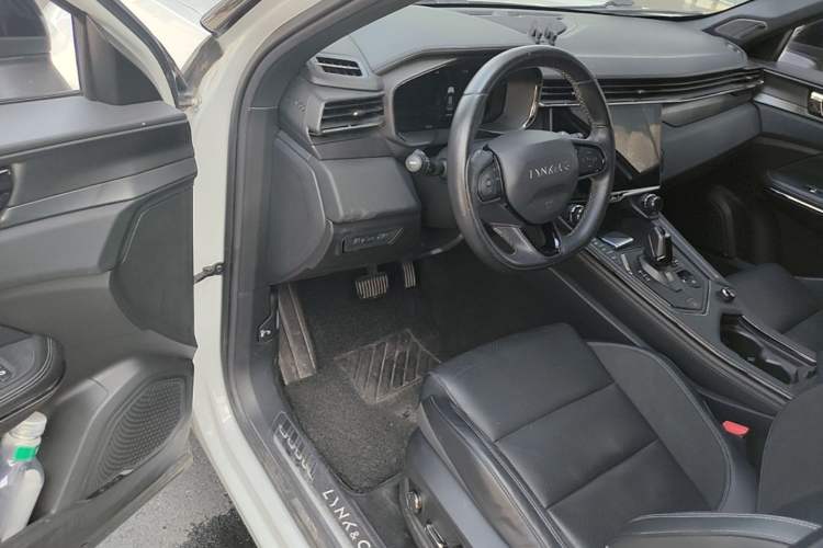 Used Lynk & Co 01 2023 1.5TD EM-F PM Driver Seat