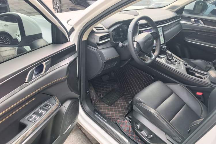 Used Lynk & Co 01 2023 2.0TD Two-Wheel Drive Pro Trim Driver Seat
