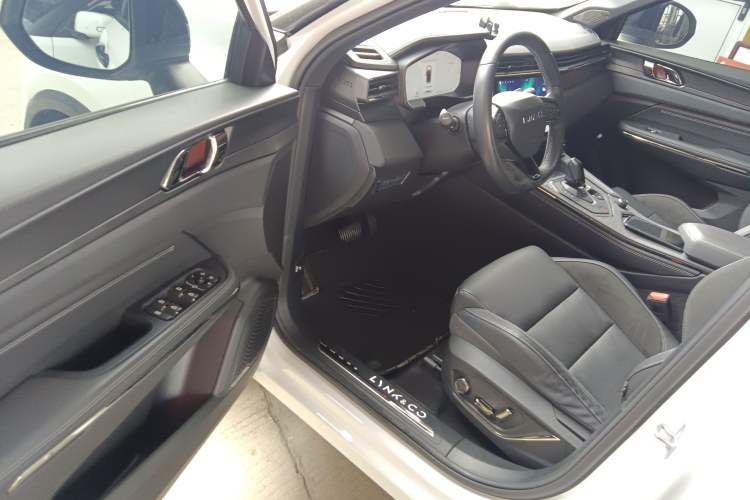 Used Lynk & Co 01 2023 1.5TD EM-F PM Driver Seat