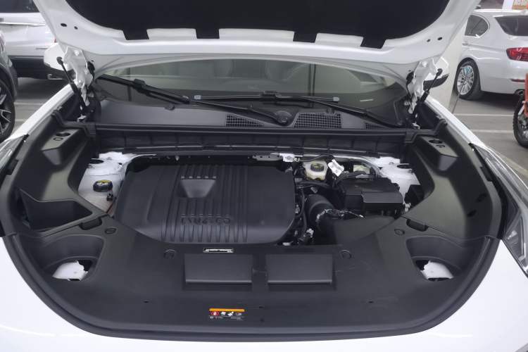 Used Lynk & Co 01 2023 2.0TD Two-Wheel Drive Pro Trim Engine Bay
