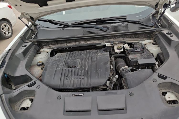 Used Lynk & Co 01 2023 2.0TD Four-Wheel Drive HypeHalo Engine Bay