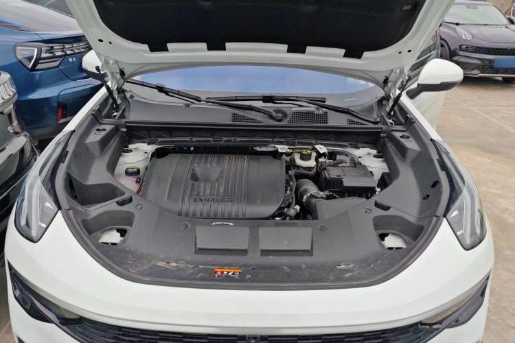 Used Lynk & Co 01 2023 2.0TD Two-Wheel Drive Pro Trim Engine Bay