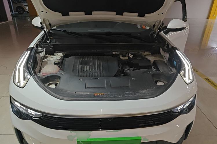 Used Lynk & Co 01 2023 2.0TD Two-Wheel Drive Pro Trim Engine Bay