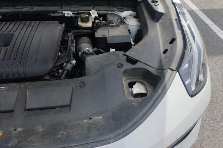 Used Lynk & Co 01 2023 2.0TD Two-Wheel Drive Asian Games Edition Engine Bay Left
