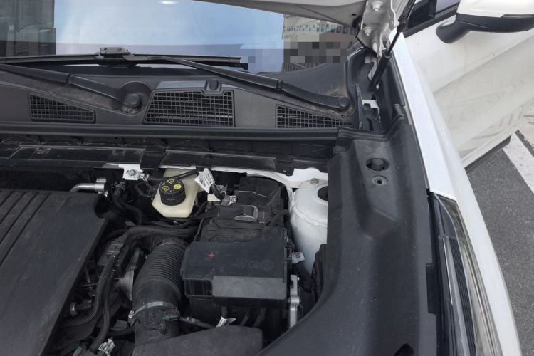 Used Lynk & Co 01 2023 2.0TD Two-Wheel Drive Pro Trim Engine Bay Left