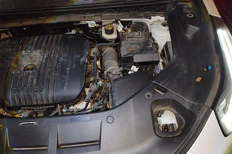 Used Lynk & Co 01 2023 2.0TD Two-Wheel Drive Pro Trim Engine Bay Left