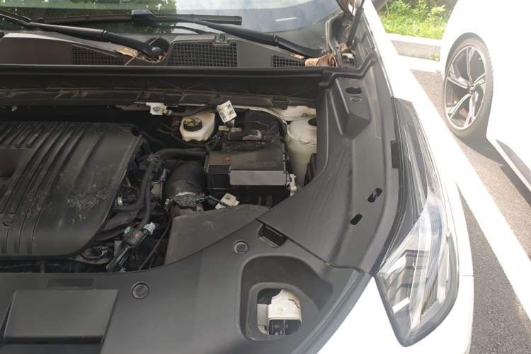Used Lynk & Co 01 2023 2.0TD Two-Wheel Drive Pro Trim Engine Bay Left