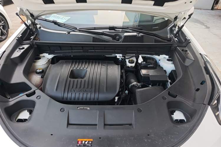 Used Lynk & Co 01 2023 2.0TD Two-Wheel Drive Pro Trim Engine Bay