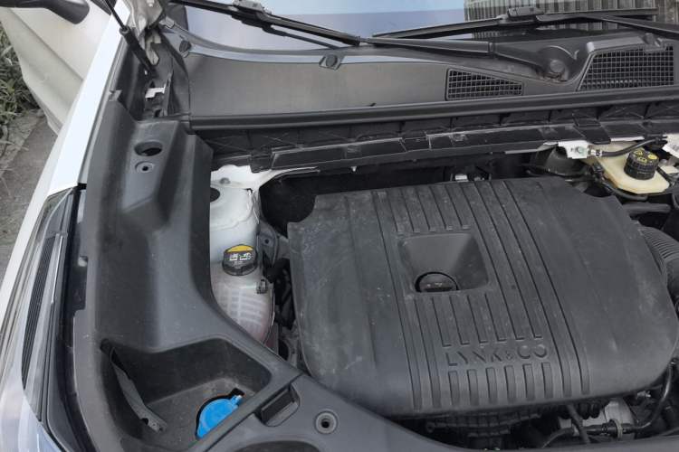 Used Lynk & Co 01 2023 2.0TD Two-Wheel Drive Pro Trim Engine Bay Right