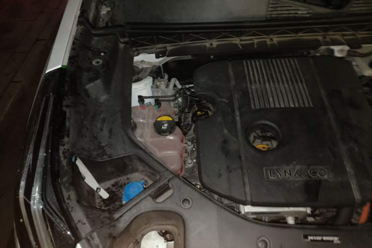 Used Lynk & Co 01 2023 1.5TD EM-F Dawn Engine Bay Right