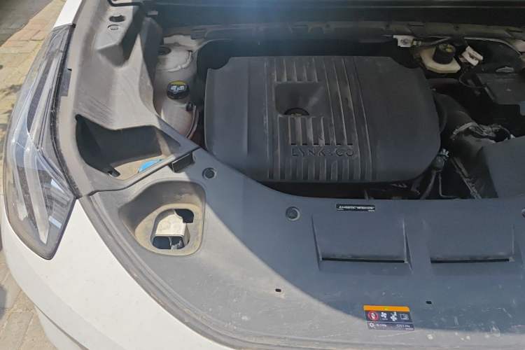 Used Lynk & Co 01 2023 2.0TD Two-Wheel Drive Pro Trim Engine Bay Right