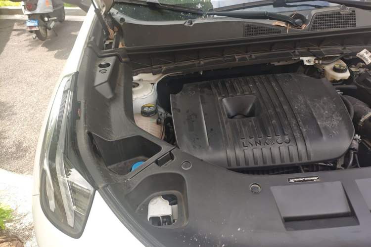 Used Lynk & Co 01 2023 2.0TD Two-Wheel Drive Pro Trim Engine Bay Right