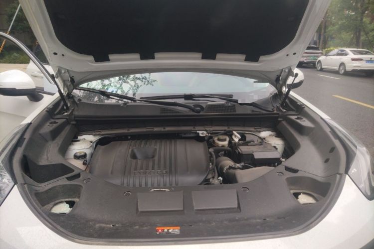 Used Lynk & Co 01 2023 2.0TD Two-Wheel Drive Pro Trim Engine Bay