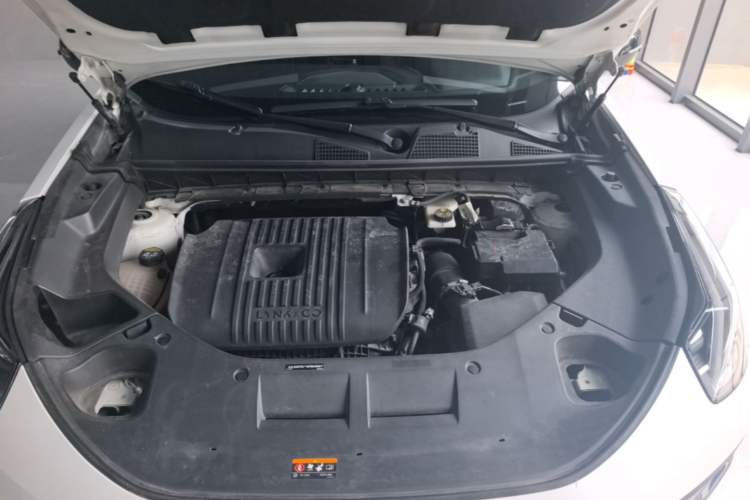 Used Lynk & Co 01 2023 2.0TD Four-Wheel Drive HypeHalo Engine Bay