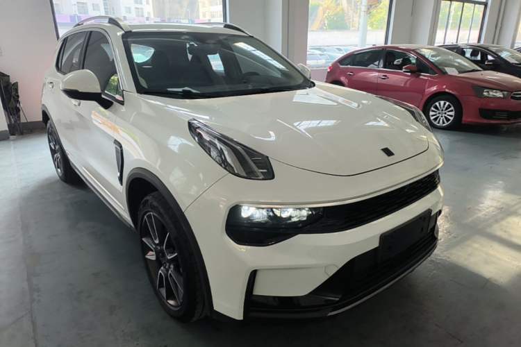 Used Lynk & Co 01 2023 2.0TD Two-Wheel Drive Pro Trim Exterior 1