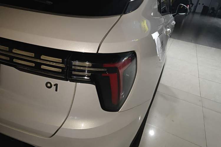 Used Lynk & Co 01 2023 2.0TD Two-Wheel Drive Pro Trim Exterior 3