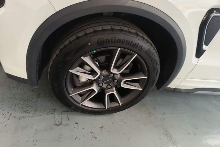 Used Lynk & Co 01 2023 2.0TD Two-Wheel Drive Pro Trim Exterior 4