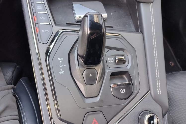 Used Lynk & Co 01 2023 1.5TD EM-F PM Gear Lever