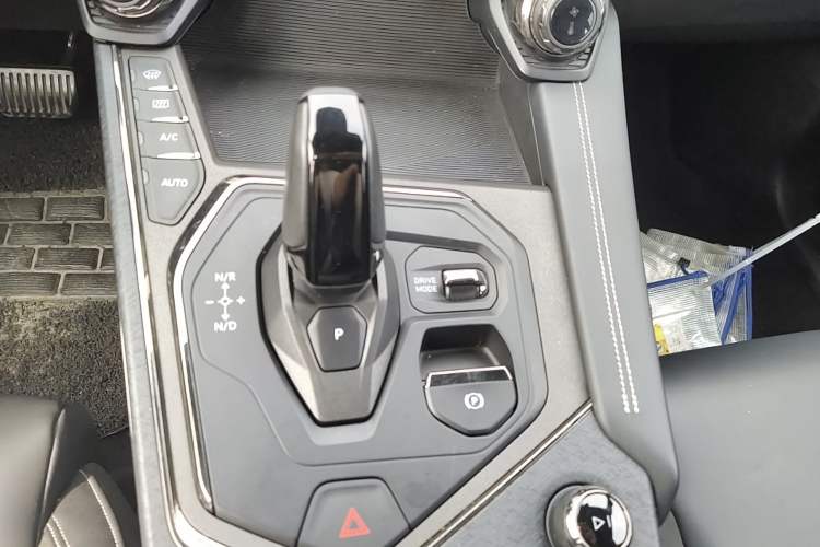 Used Lynk & Co 01 2023 1.5TD EM-F AM Gear Lever