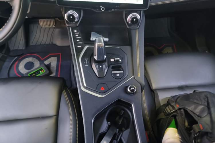 Used Lynk & Co 01 2023 2.0TD Two-Wheel Drive Asian Games Edition Gear Lever