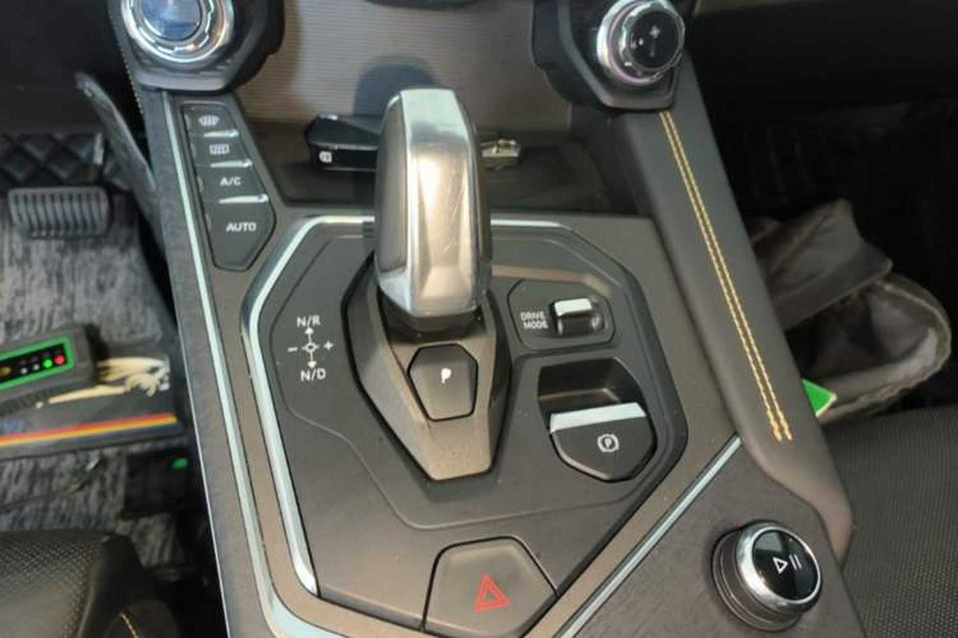 Used Lynk & Co 01 2023 2.0TD Two-Wheel Drive Pro Trim Gear Lever