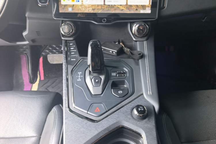 Used Lynk & Co 01 2023 2.0TD Four-Wheel Drive HypeHalo Gear Lever