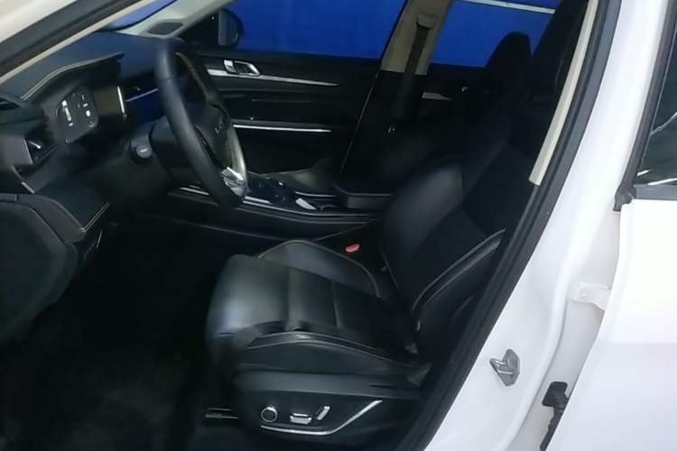 Used Lynk & Co 01 2023 2.0TD Two-Wheel Drive Pro Trim Left Front Seat