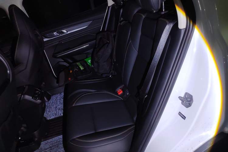 Used Lynk & Co 01 2023 2.0TD Two-Wheel Drive Asian Games Edition Left Rear Seat