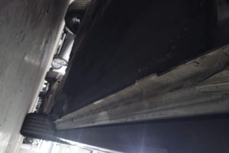 Used Lynk & Co 01 2023 2.0TD Two-Wheel Drive Pro Trim Left Side Sill